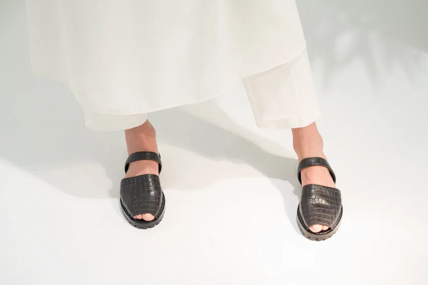 Crocodilia Black Goya Slide