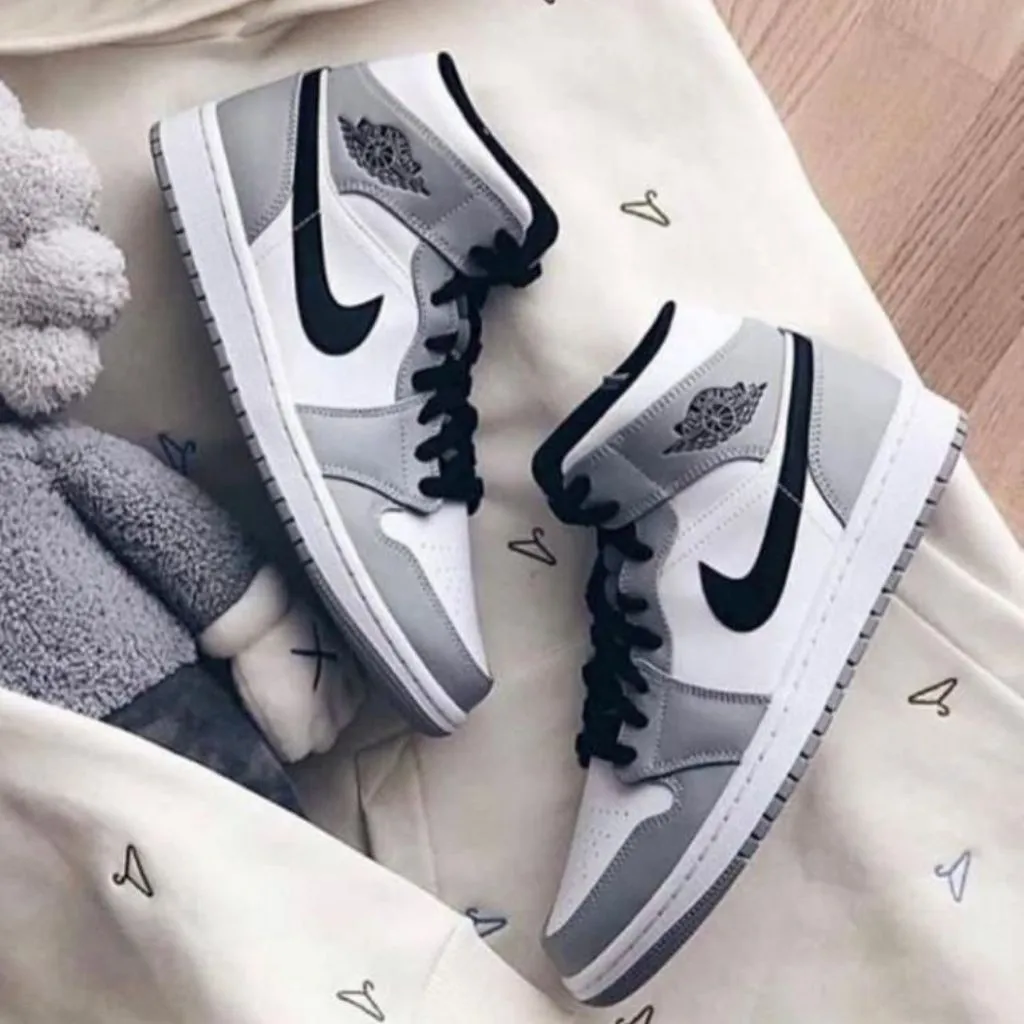 Jordan 1 Retro High Chicago Sneakers Shoes For Men