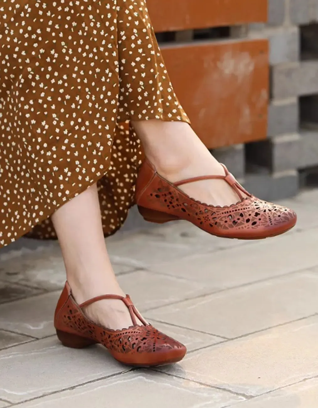 Real Leather Hand-carved Flat Shoes