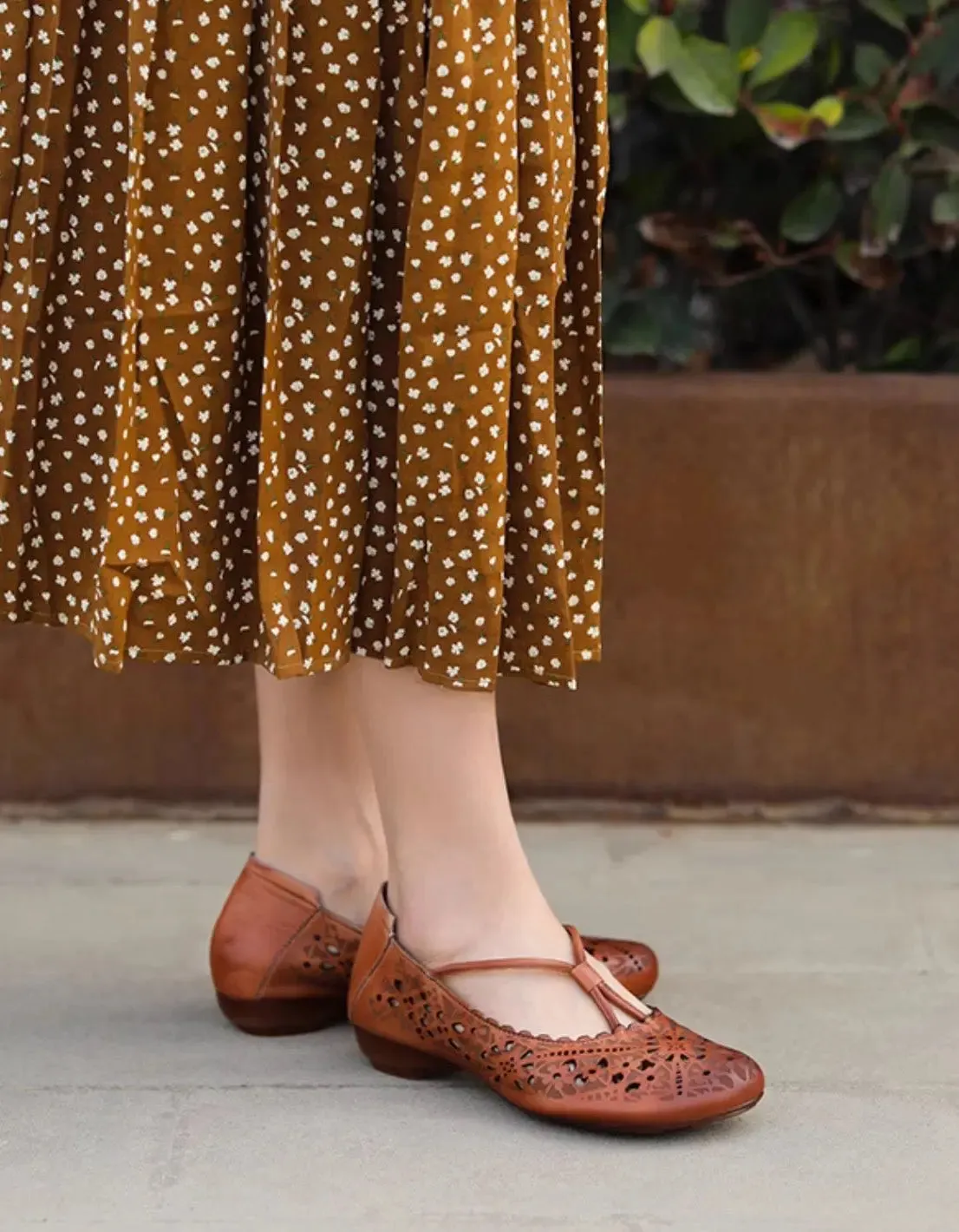 Real Leather Hand-carved Flat Shoes